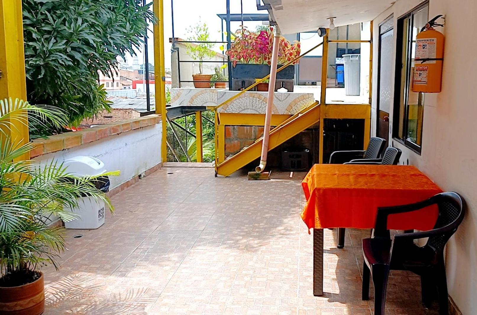 Casa Amarilla Hostel - Cali Exterior foto